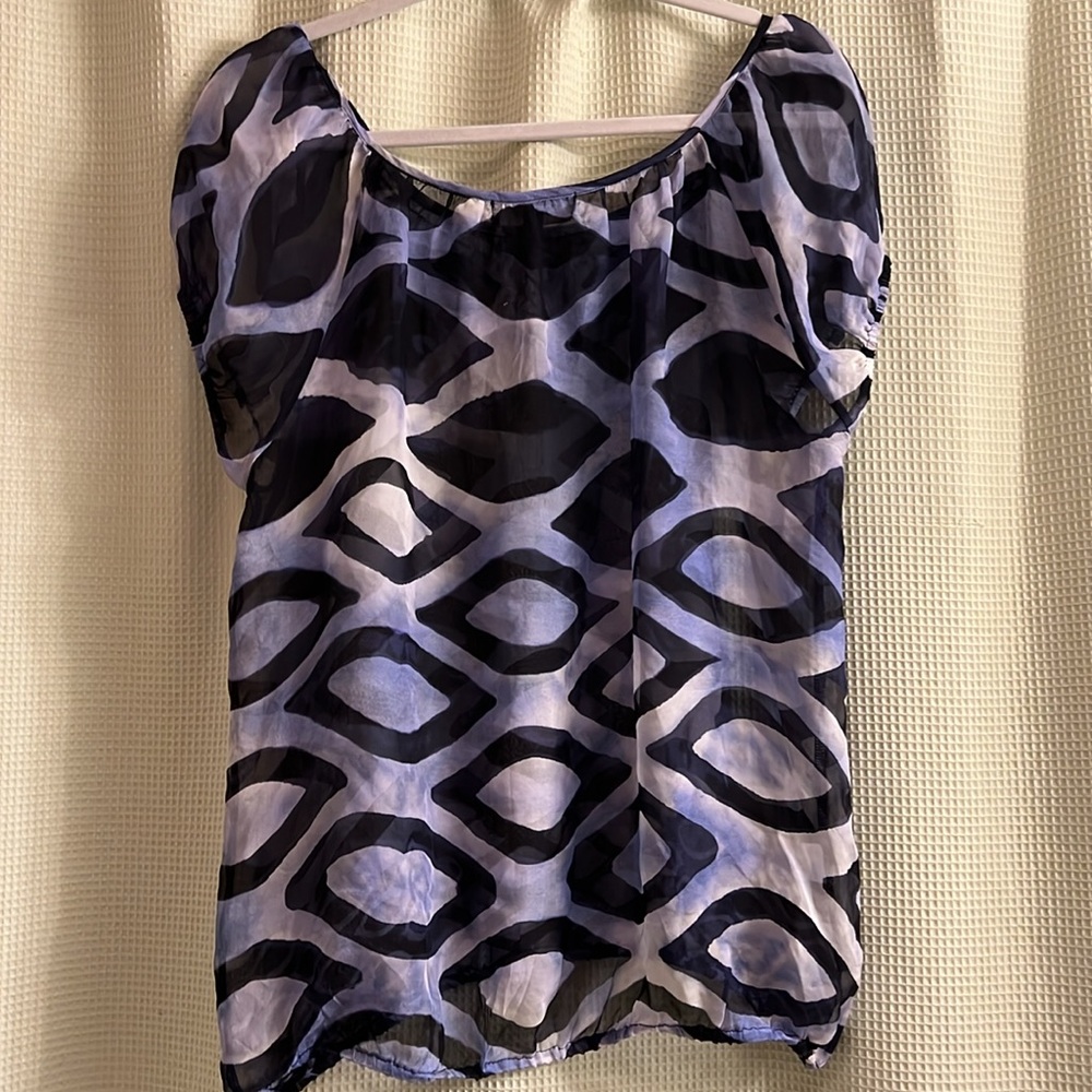 Ladies top - Picture 4 of 5